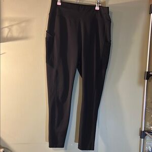 Black High-Waisted Leggings with Mesh Pockets